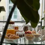 Quarto Com Varanda Centro De Lisboa