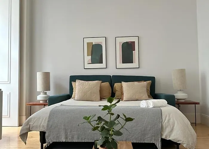 Quarto Com Varanda Centro De Lisboa